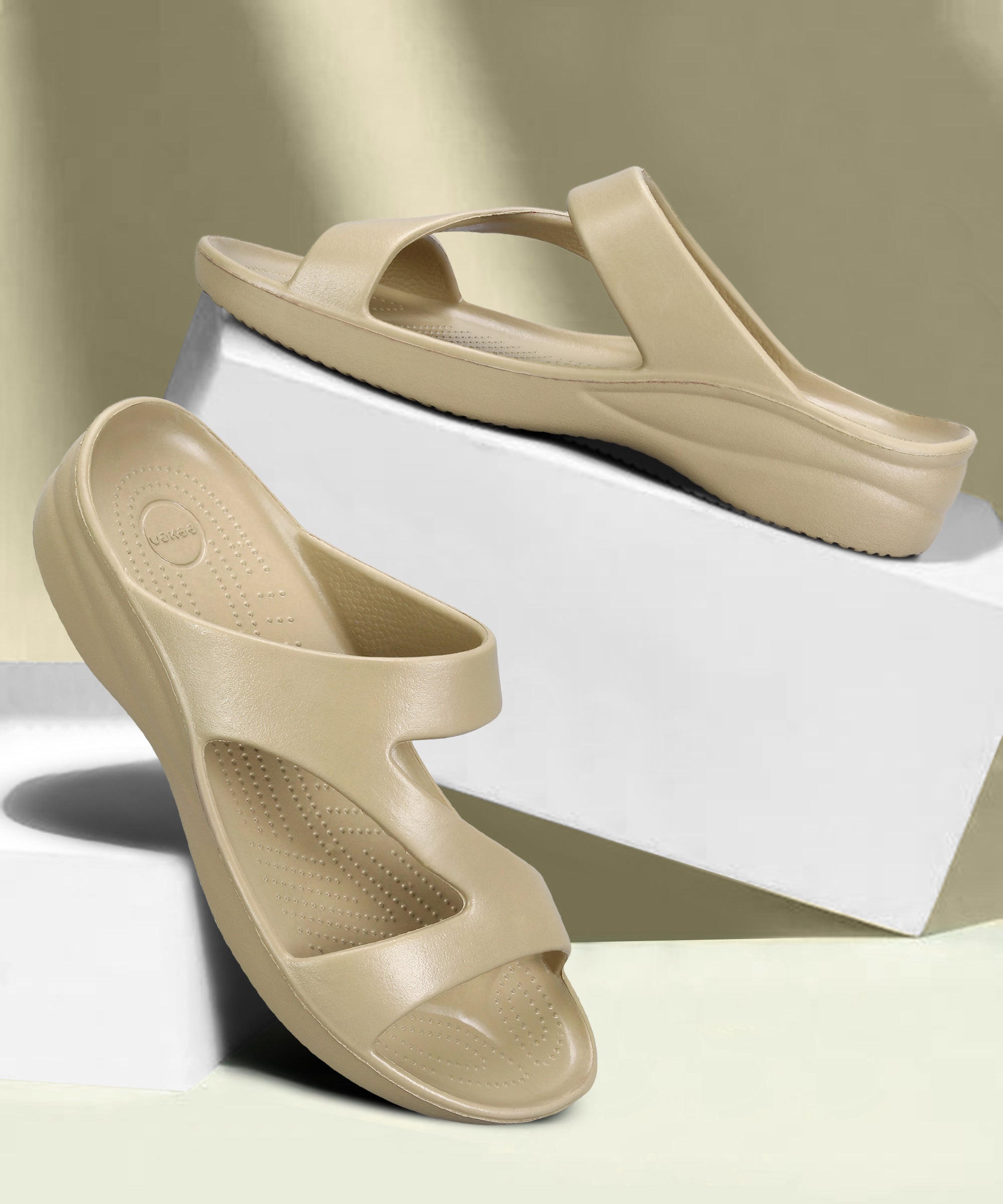 EEKEN Women&#39;s Lightweight, Washable and Durable Beige Slippers for Everyday Use